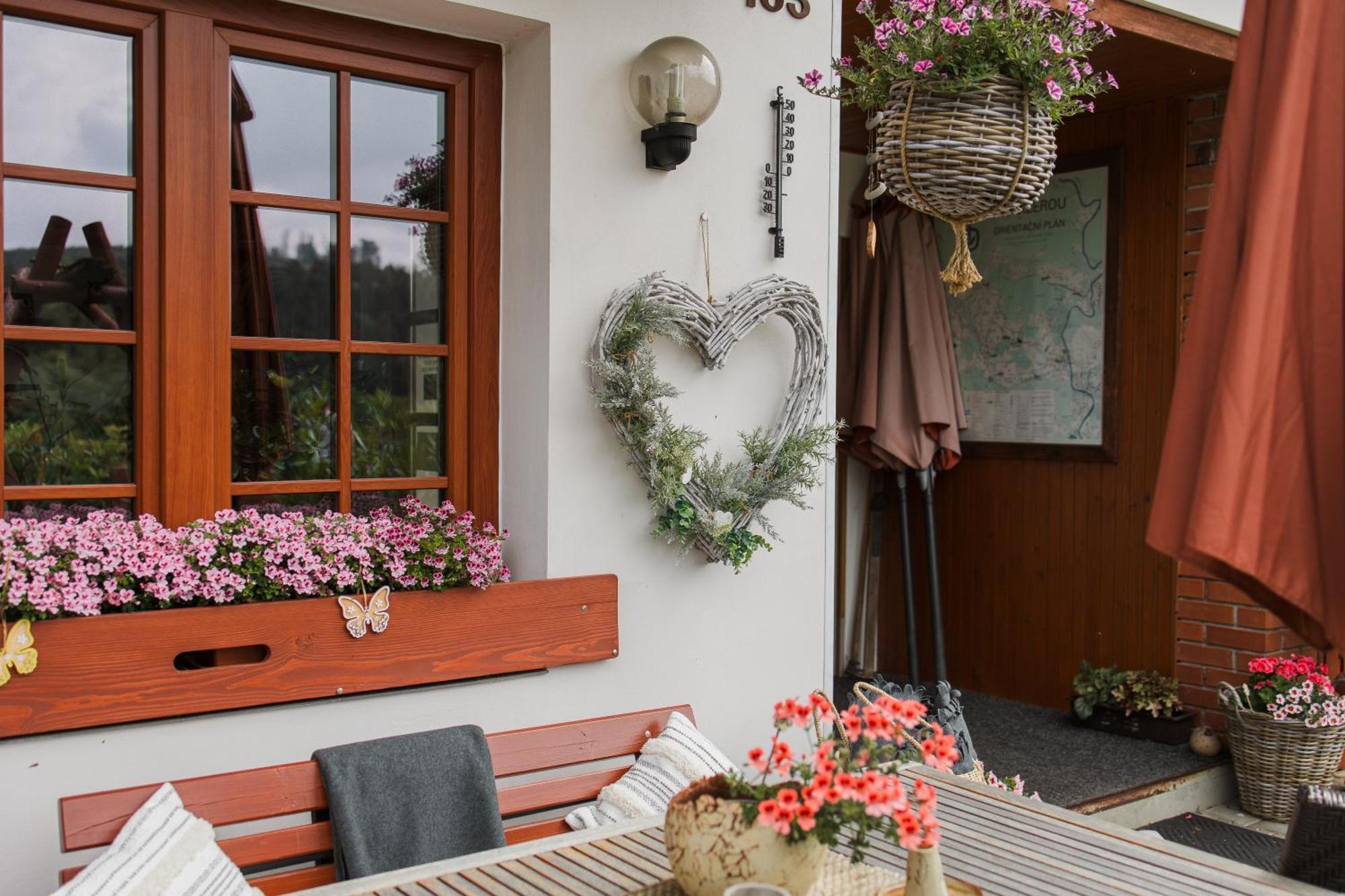 Hotel U Sadílků Paseky nad Jizerou Exterior foto