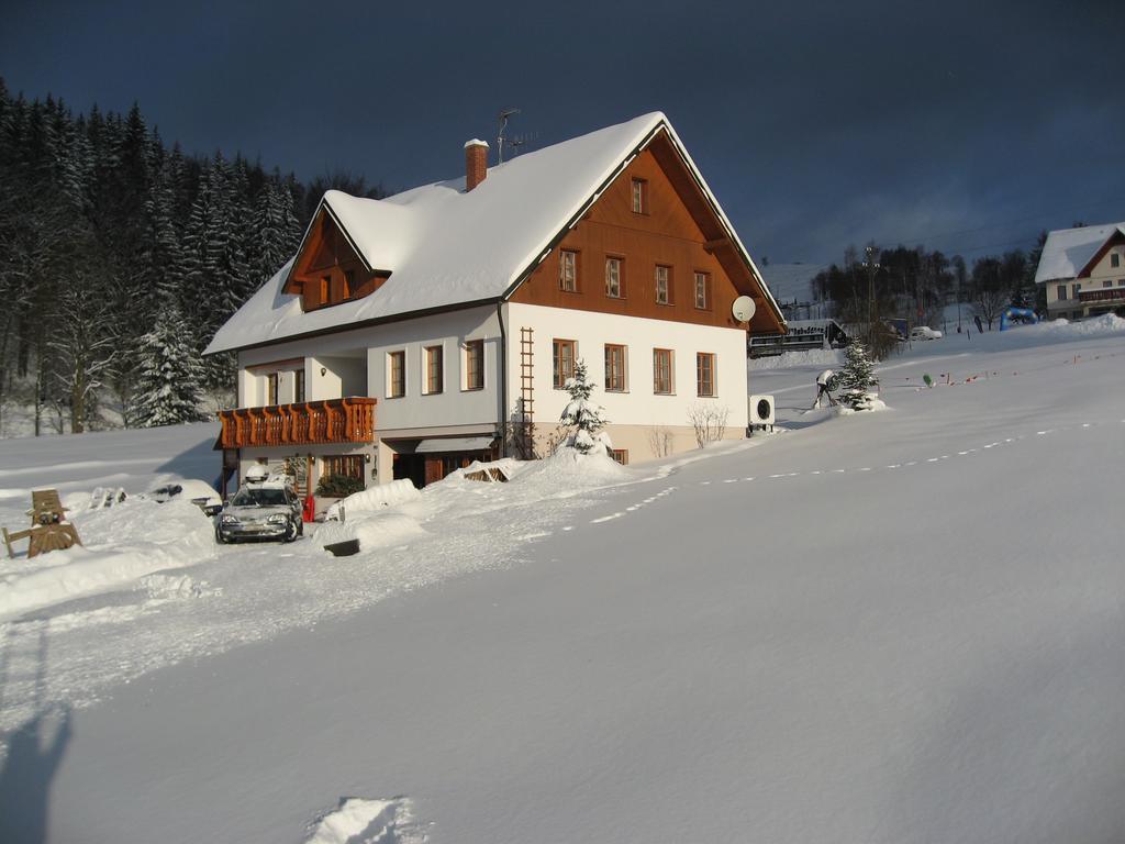 Hotel U Sadílků Paseky nad Jizerou Exterior foto