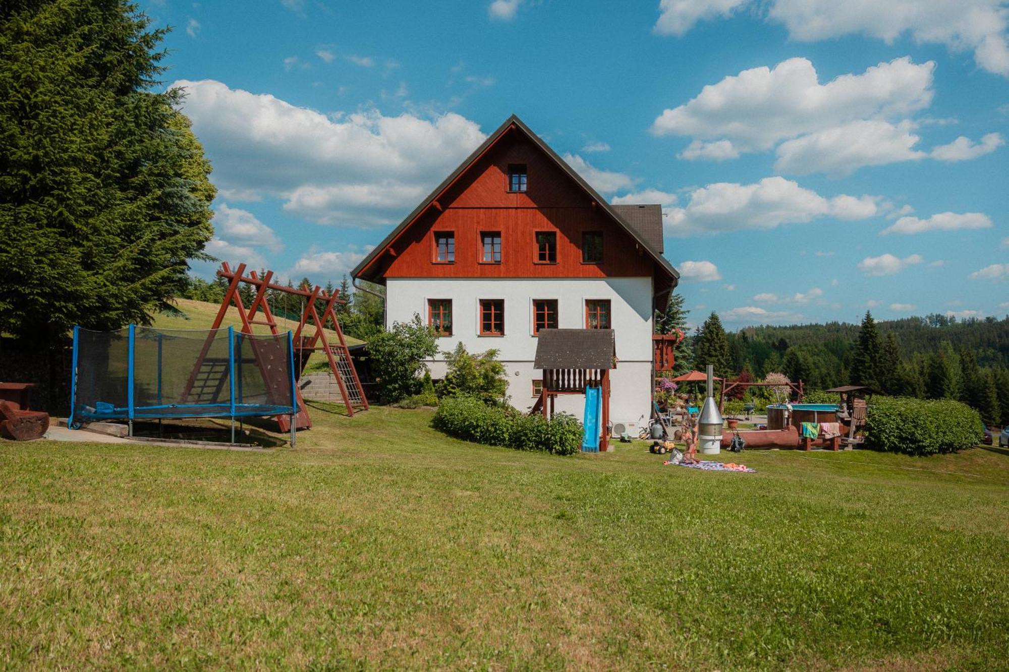 Hotel U Sadílků Paseky nad Jizerou Exterior foto