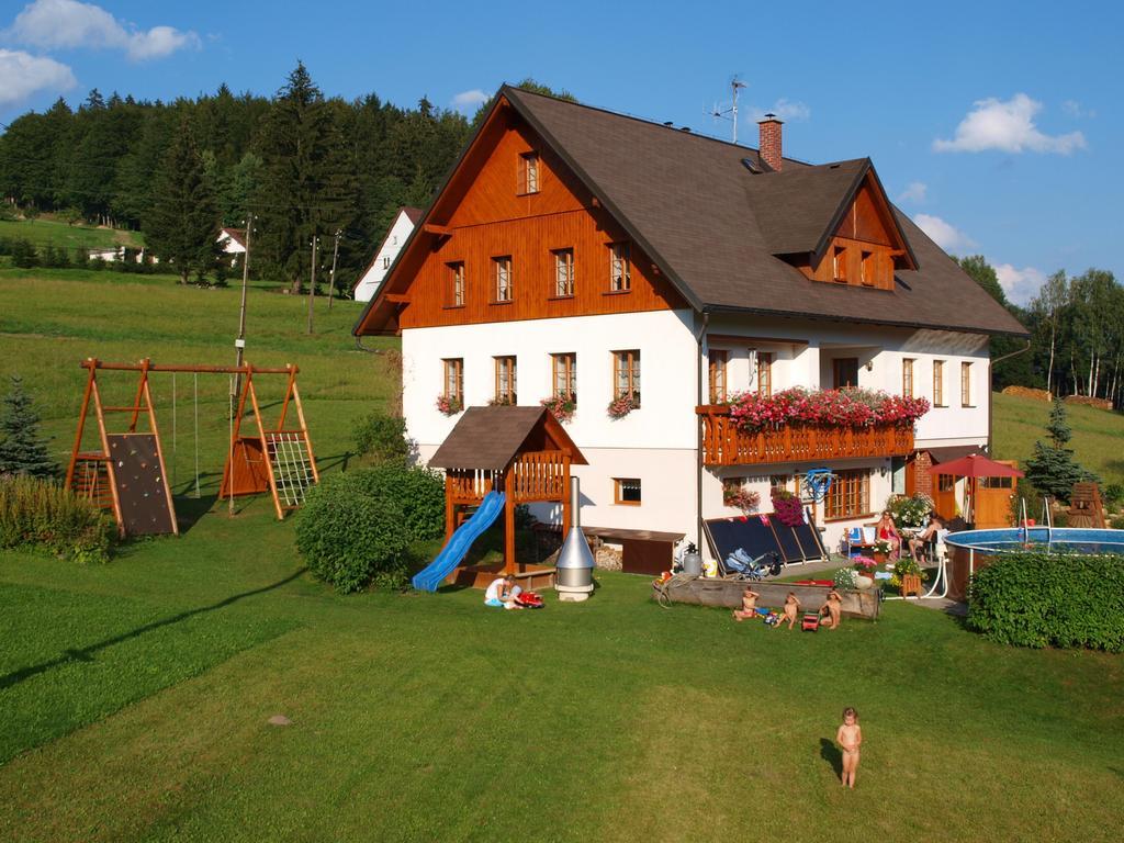 Hotel U Sadílků Paseky nad Jizerou Exterior foto